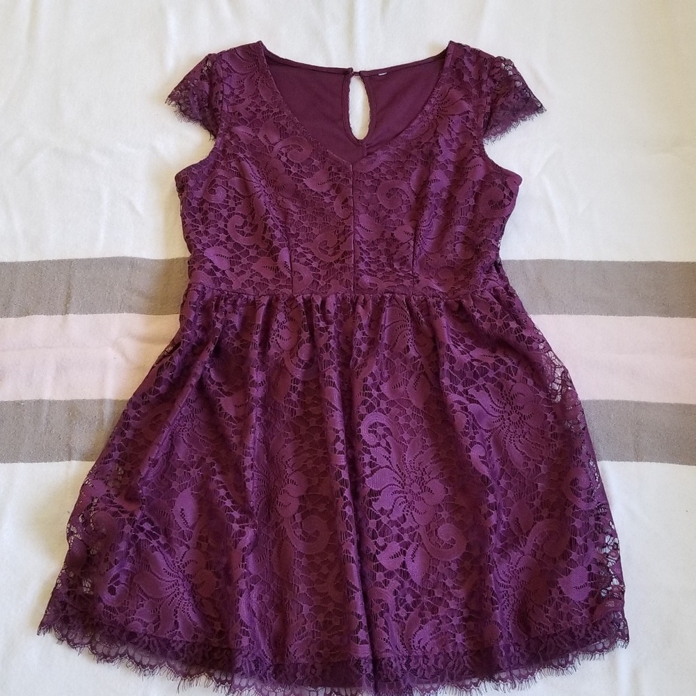 Lace, cap sleeve dress